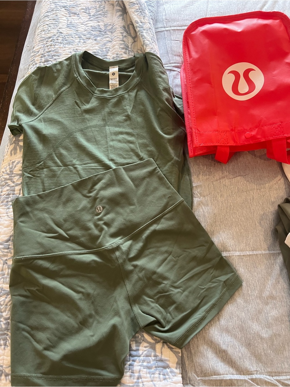 lululemon athletica Olive Green High-Rise Workout Shorts and top